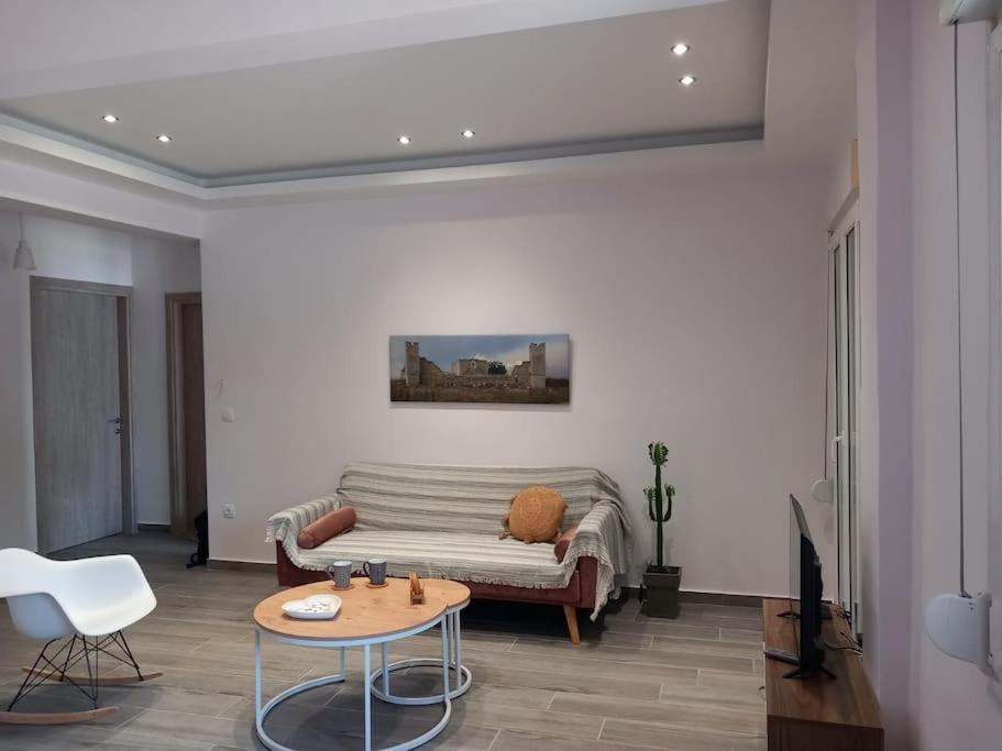 Agnanti Apartment *