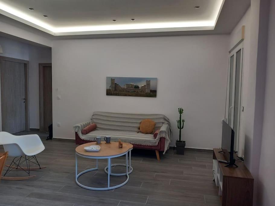 Agnanti Apartment *