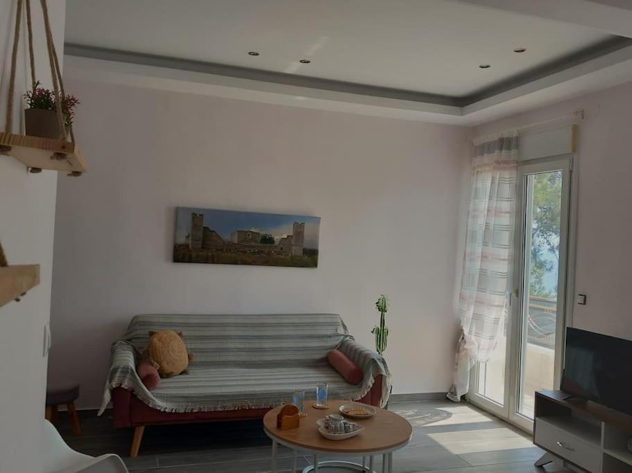Agnanti Apartment *